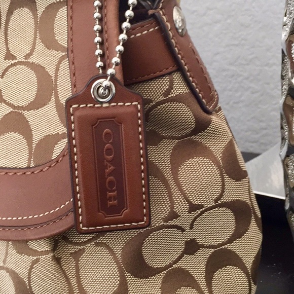 Signature Coach Purse - Picture 4 of 6